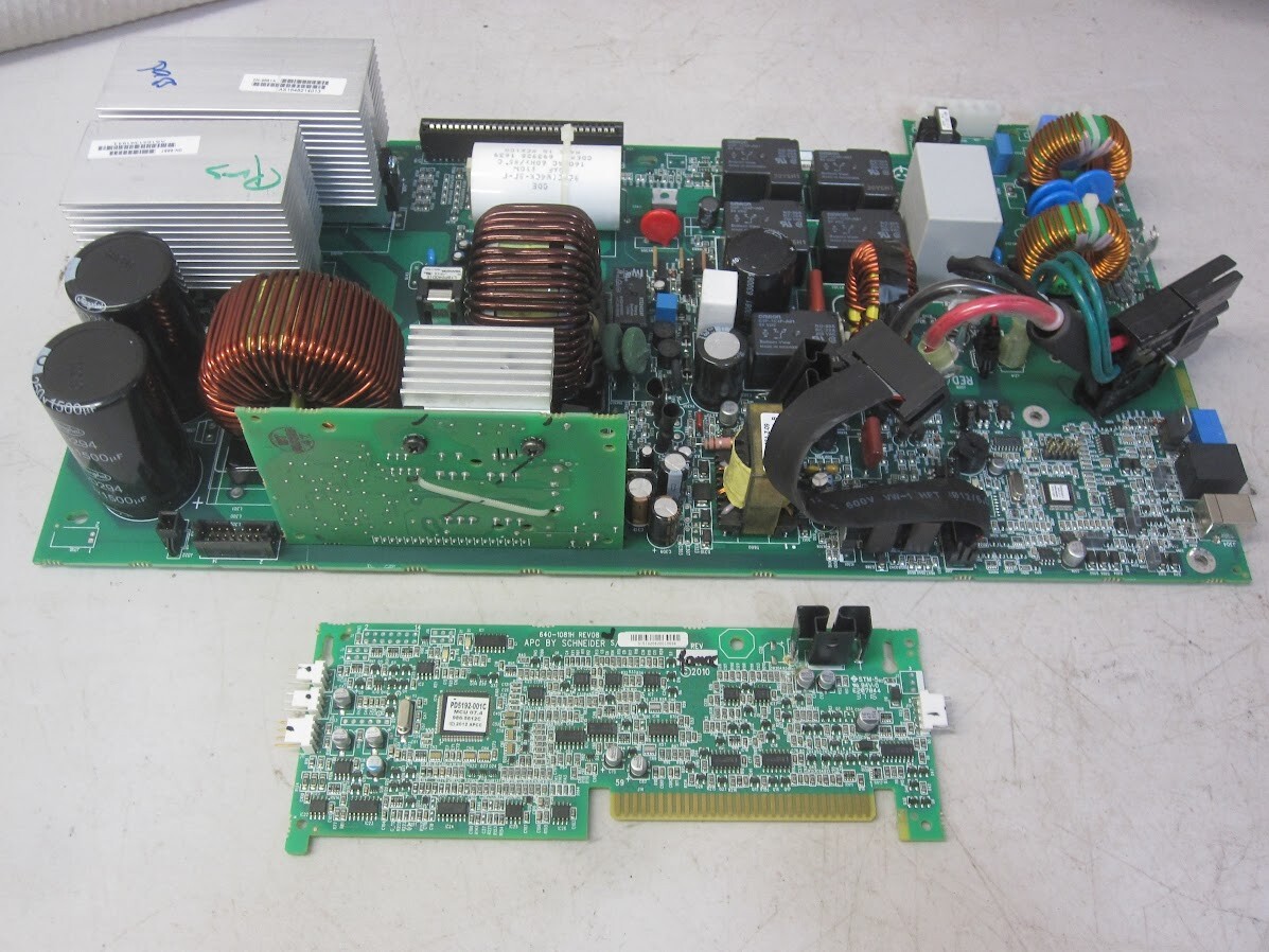 APC SMX2000RMLV2UNC 640-3554B Rev 02 Power Board & 640-1081H Control Board