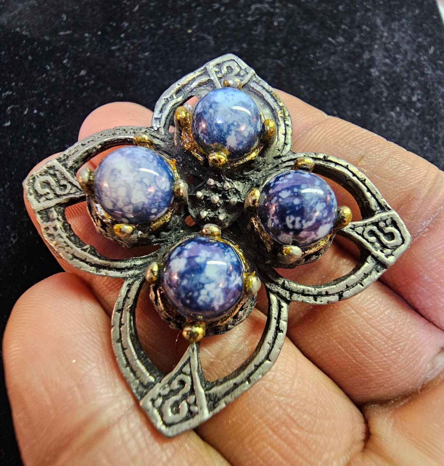 VTg Silvertone Metal Brooch Pin Flower Shaped w Blue White glass stones -Heavy