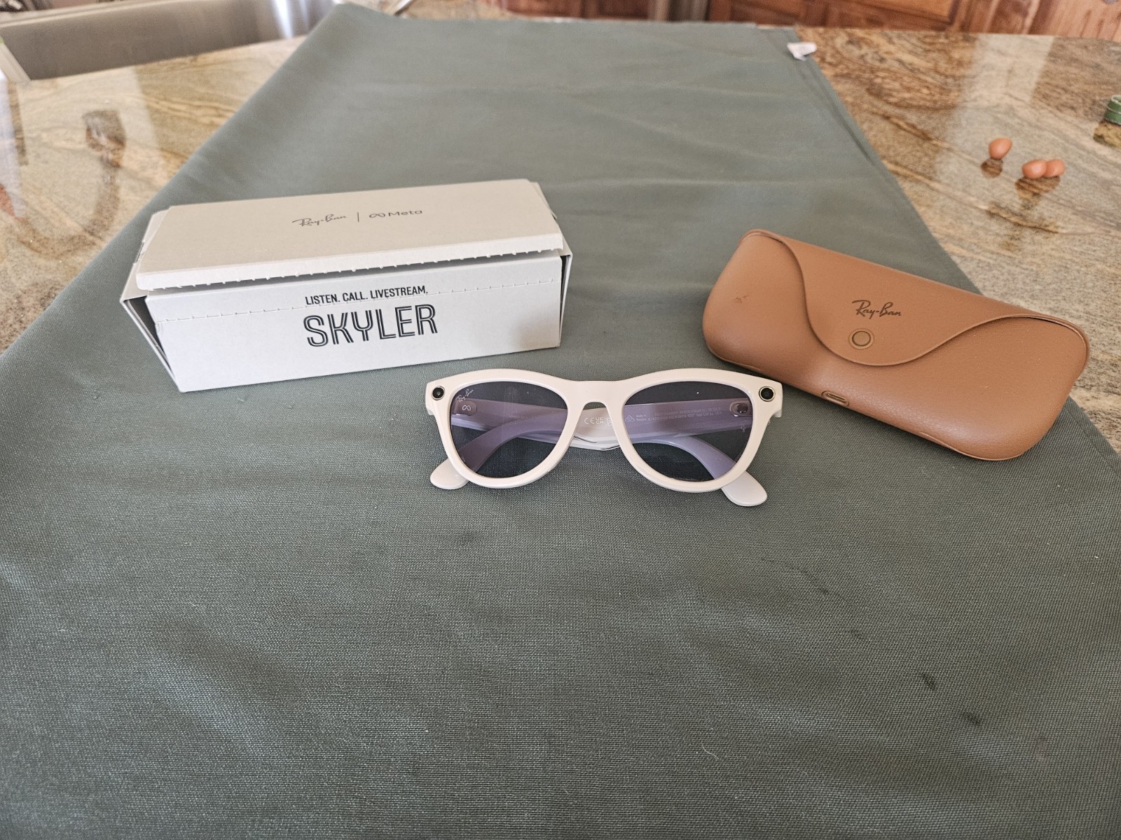 Open Box RAY-BAN RW4010 Meta Gen 1 Skyler Shiny Chalky Gray Transitions Sapphire