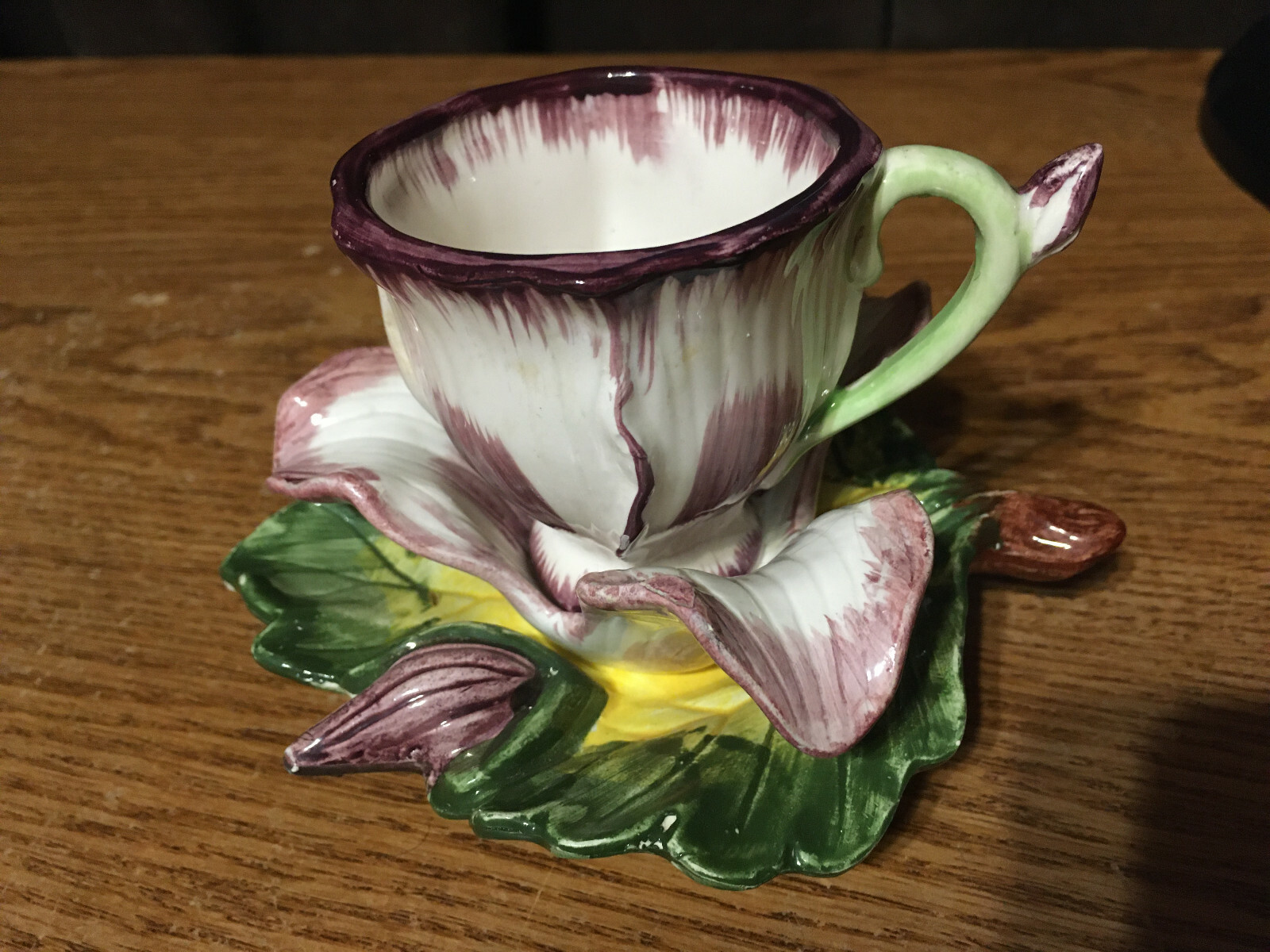 PINK CM INC CHADWICK PORCELAIN FLOWER TEACUP & SAUCER / WRONGWAY052