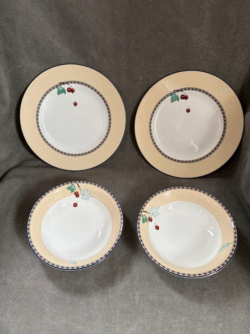 Wedgwood Fruit Symphony Plate 21cm Pair / Bowl 15cm Pair Set