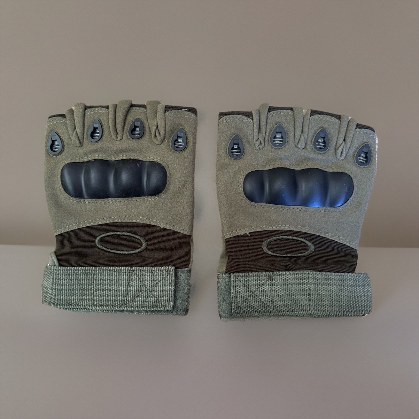 Oakley Green Brown Fingerless Tactical Gloves Hand Grips Unisex Adults L