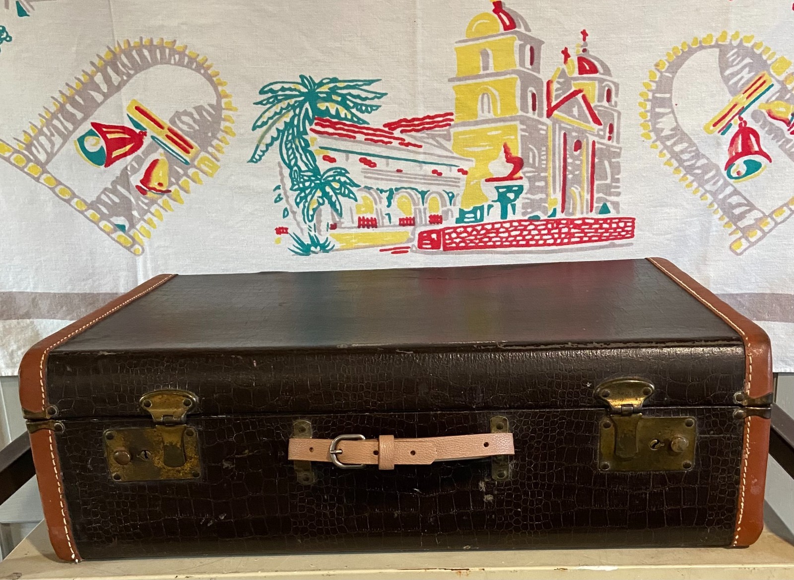 Vintage Faux Alligator Skin Hard Shell Suitcase Luggage 21"