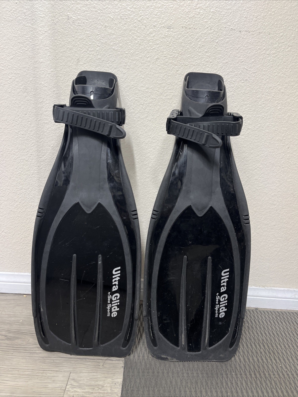 Pre-owned Seasports Ultra Glide Scuba Diving Fins M/L, Color Black