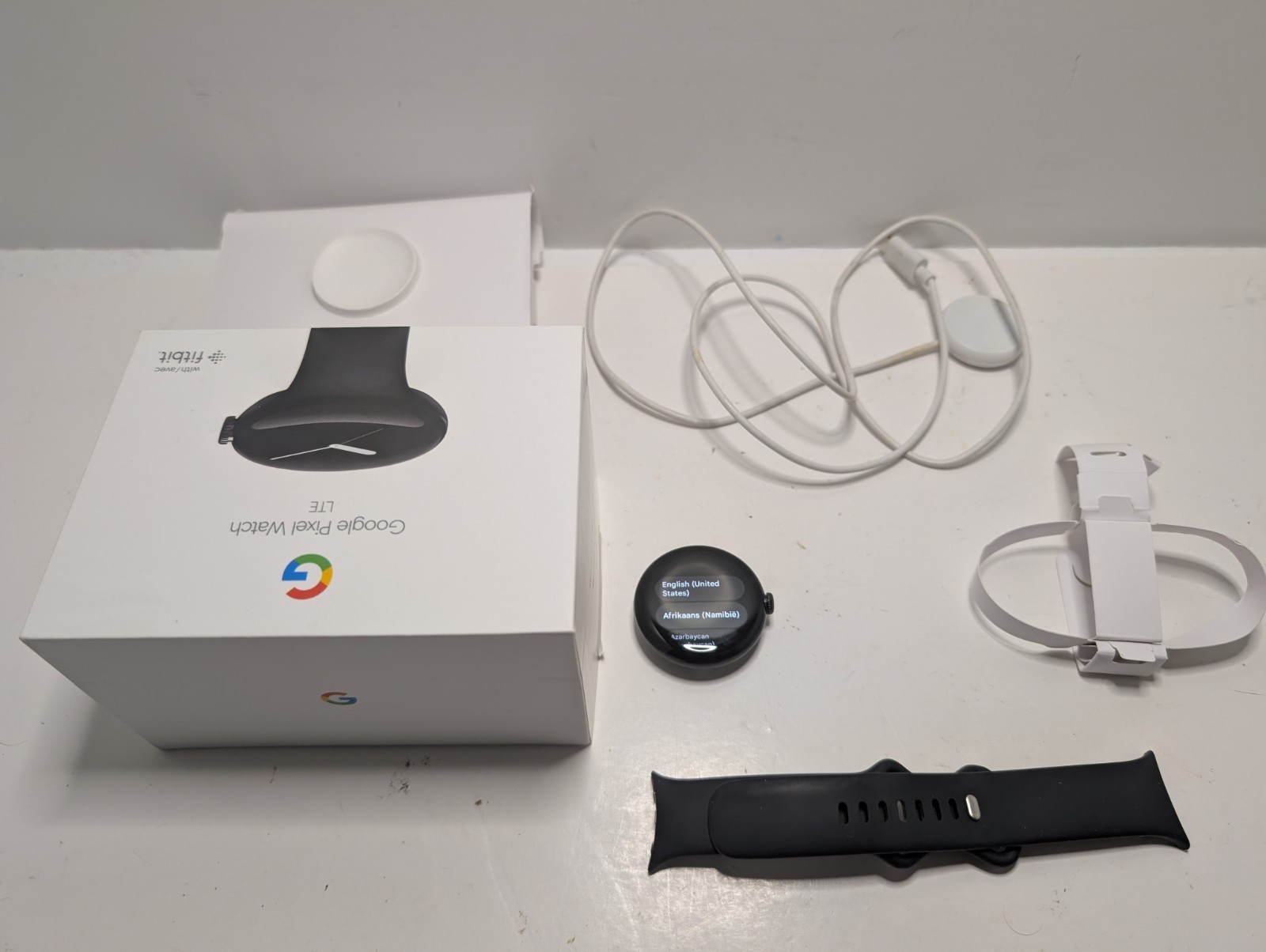 Google Pixel Watch LTE Unlocked 1st Gen 41mm Black GA02096-US Bundle