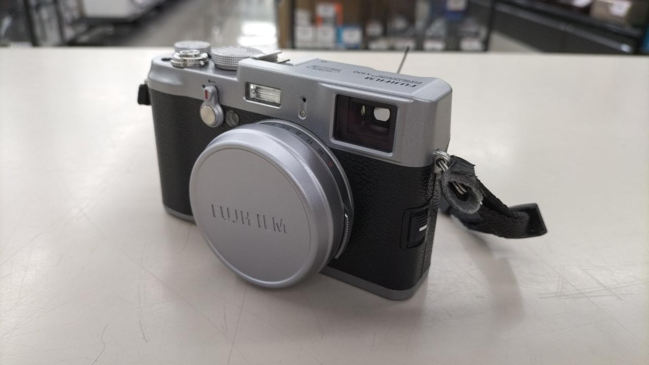 Fujifilm X100 Digital Camera with LCD Issue Used From Japan