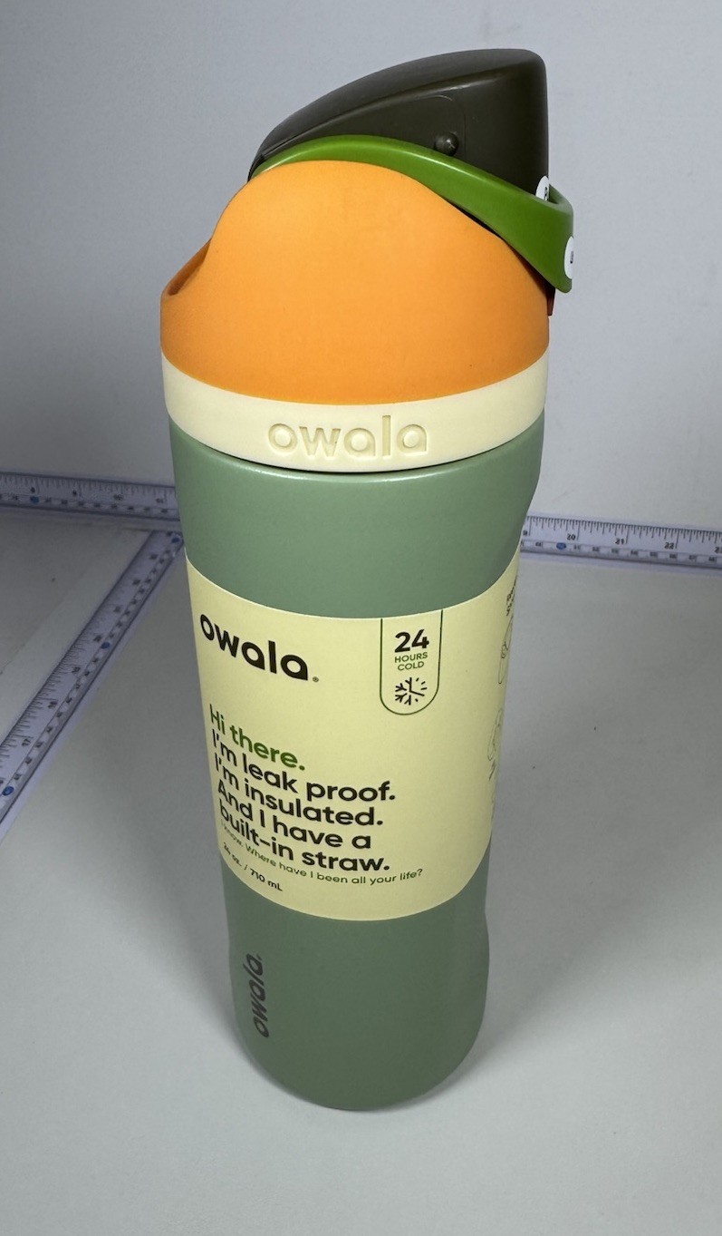Owala FreeSip Stainless Steel Water Bottle / 24oz / RARE Color: Camo Cool