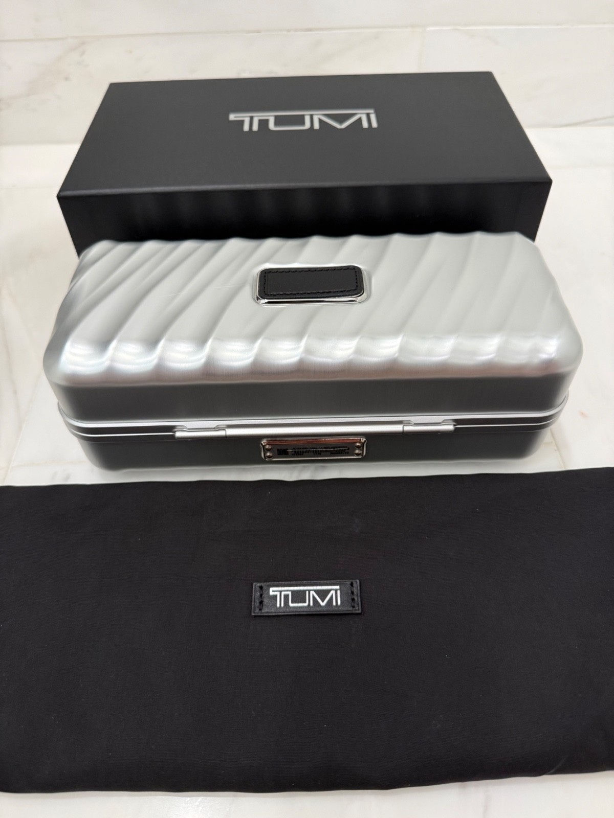 NEW Tumi 19 Degree ALUMINUM 3 Watch Travel Storage Case - SILVER