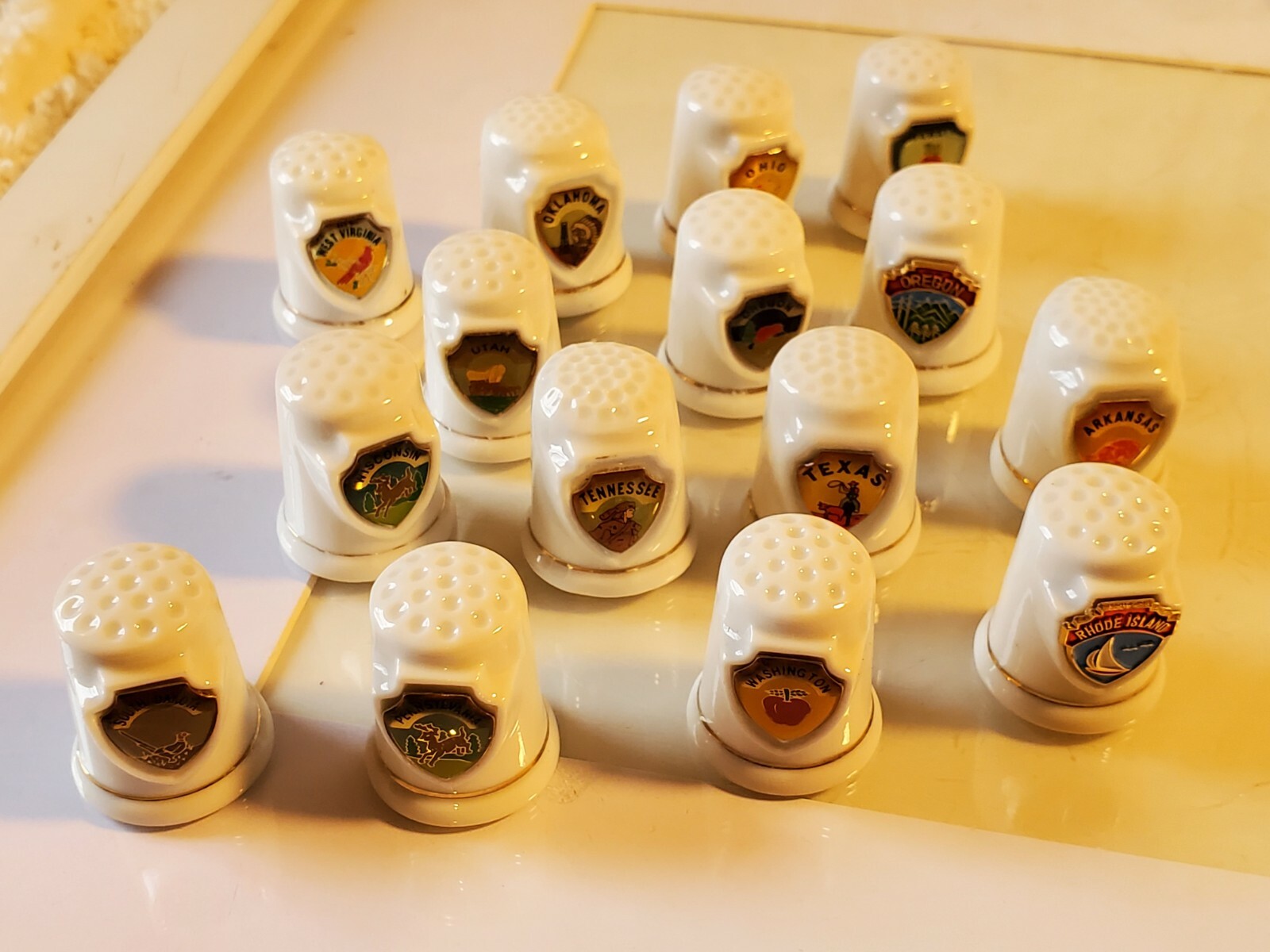 Vintage States Thimbles Lot Of 15 states all mint condition and perfect box8
