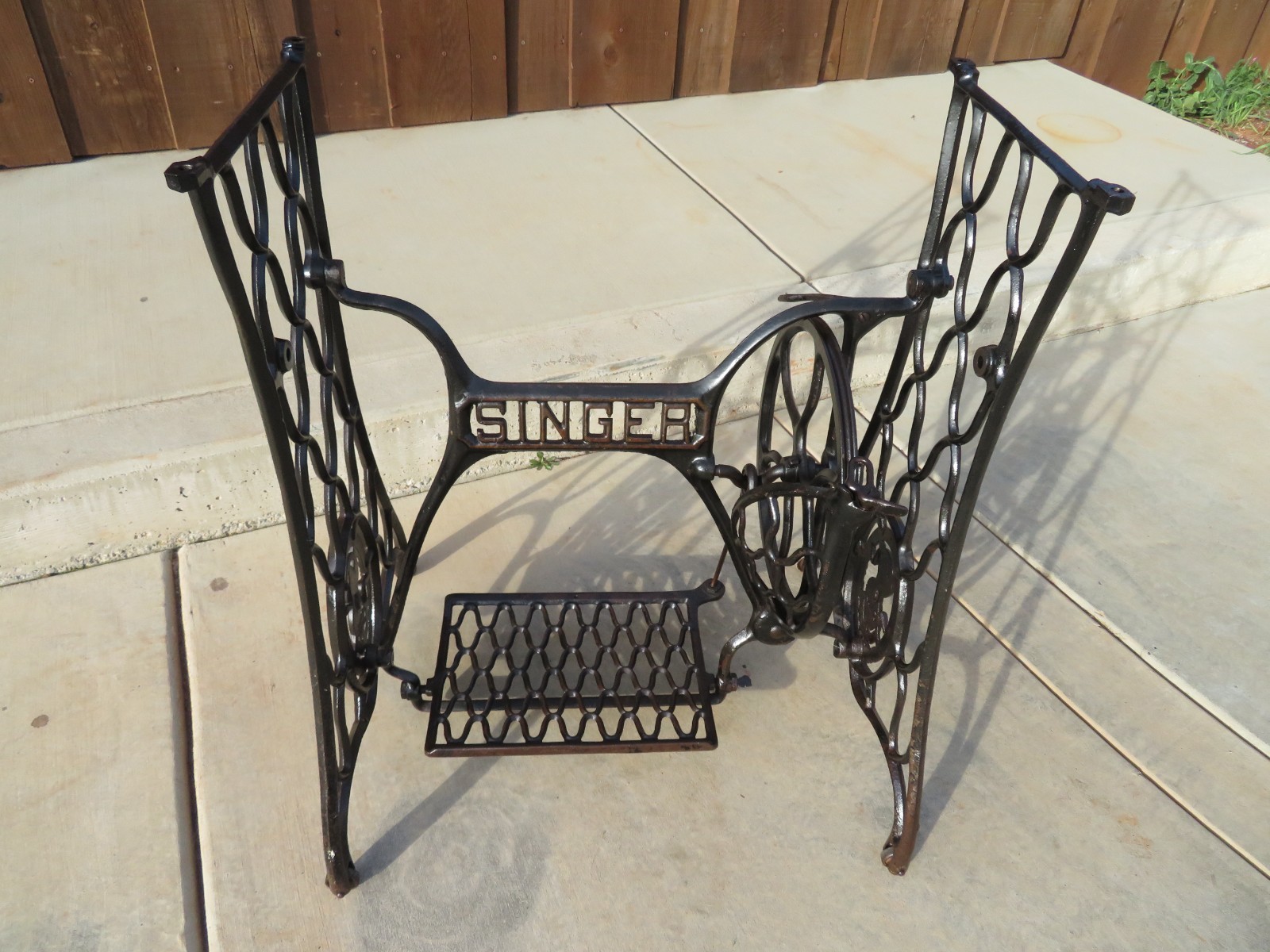1910 Singer 66 Treadle Sewing Machine Cast Iron Base
