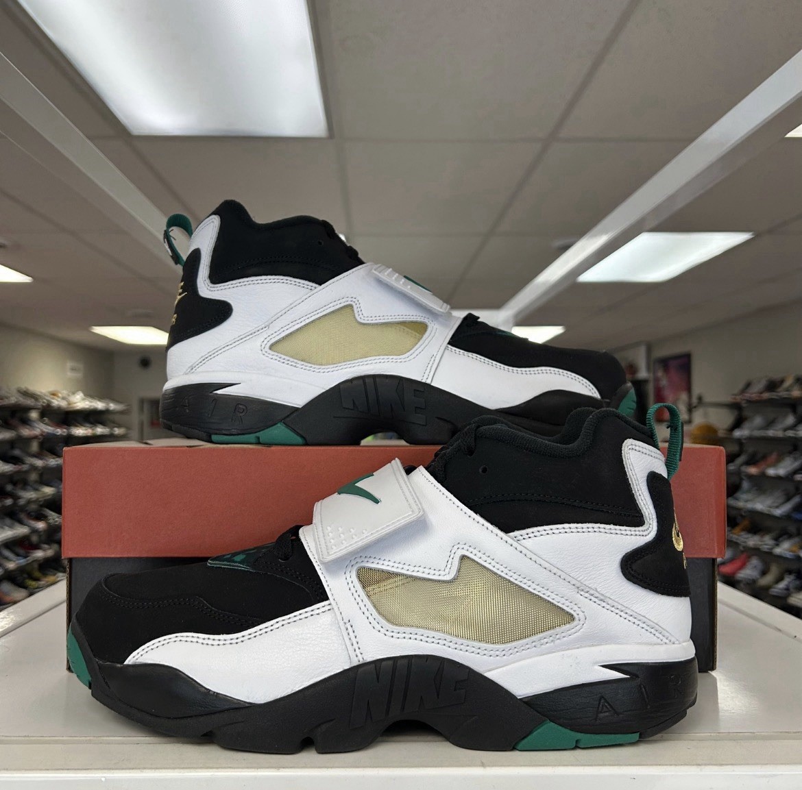 Size 13 - Nike Air Diamond Turf 2025 Emerald IB2240-001 Used With Box