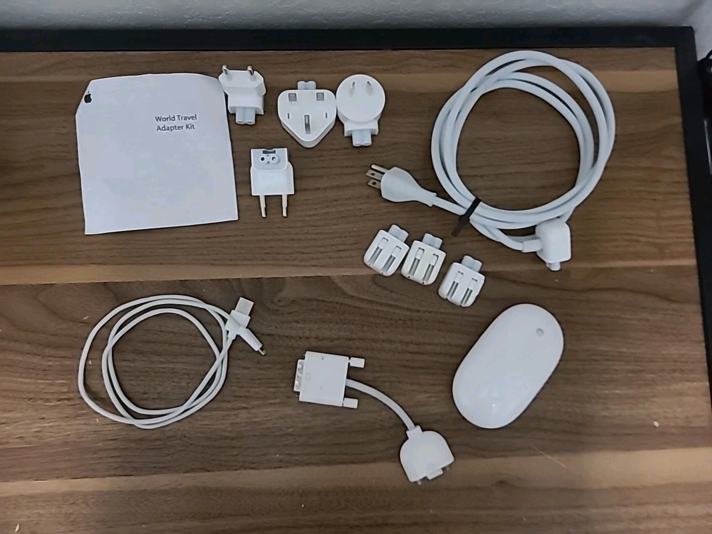 Apple mac computer accessories lot (Power Cords, Adaptors, Mouse, DVI