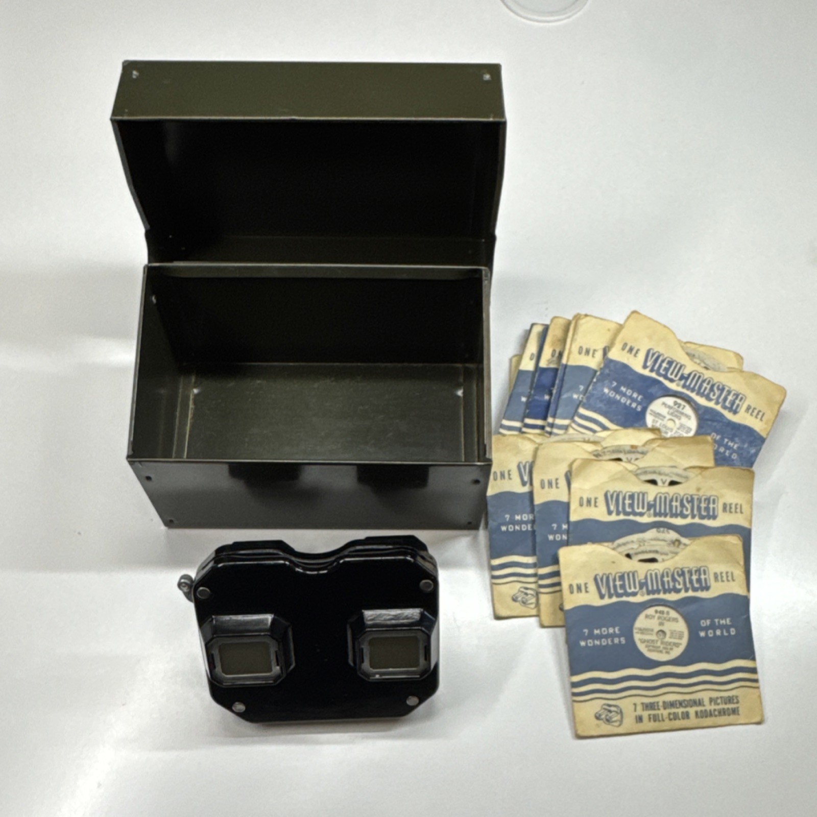 Sawyer's View-Master and Roy Rogers & Several Other Reels & Storage Box Included