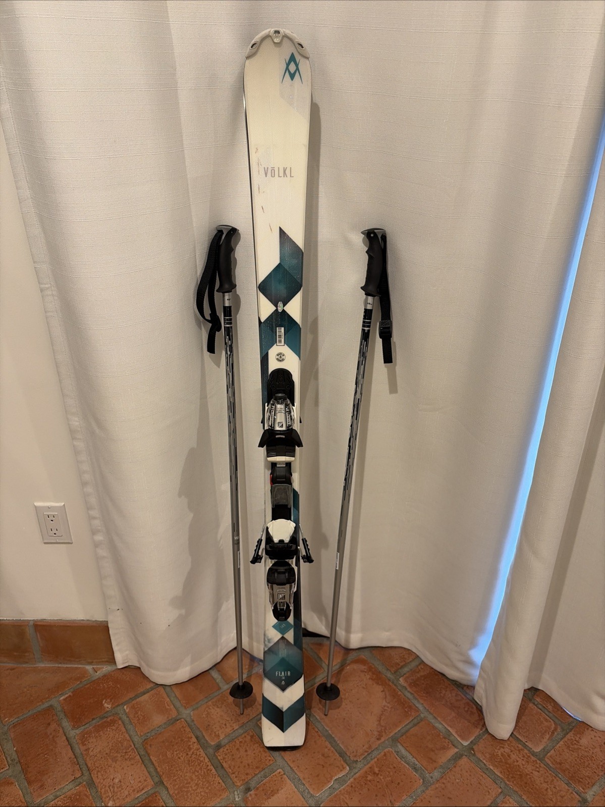 Volkl Flair 7.4 Skis 149 with Marker Bindings & Kerma Vector Poles 115 CM