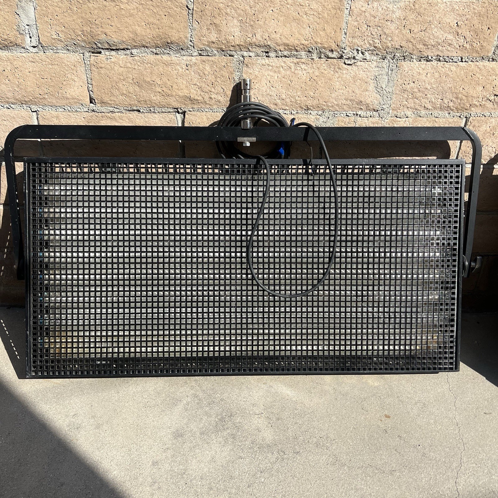 Kino Flo Image 87 DMX Professional 8-Bank Studio Light - Daylight Balanced