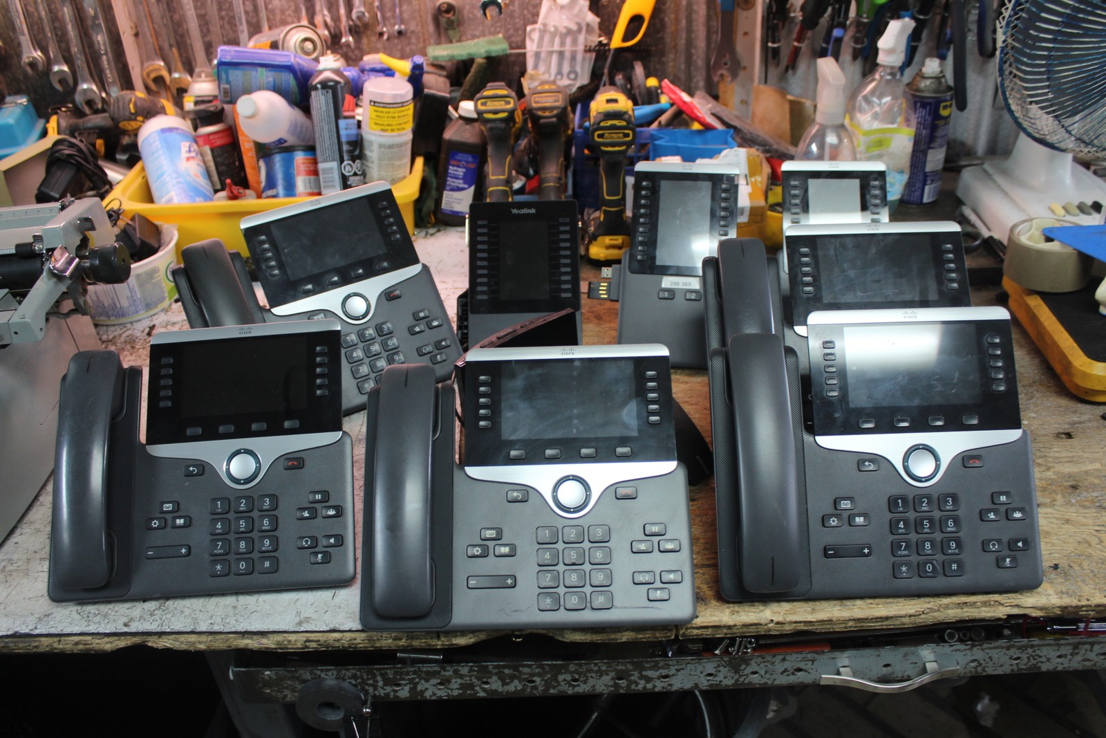 Lot of 5 x Cisco Model CP 8841Line IP Phone with base and power supply