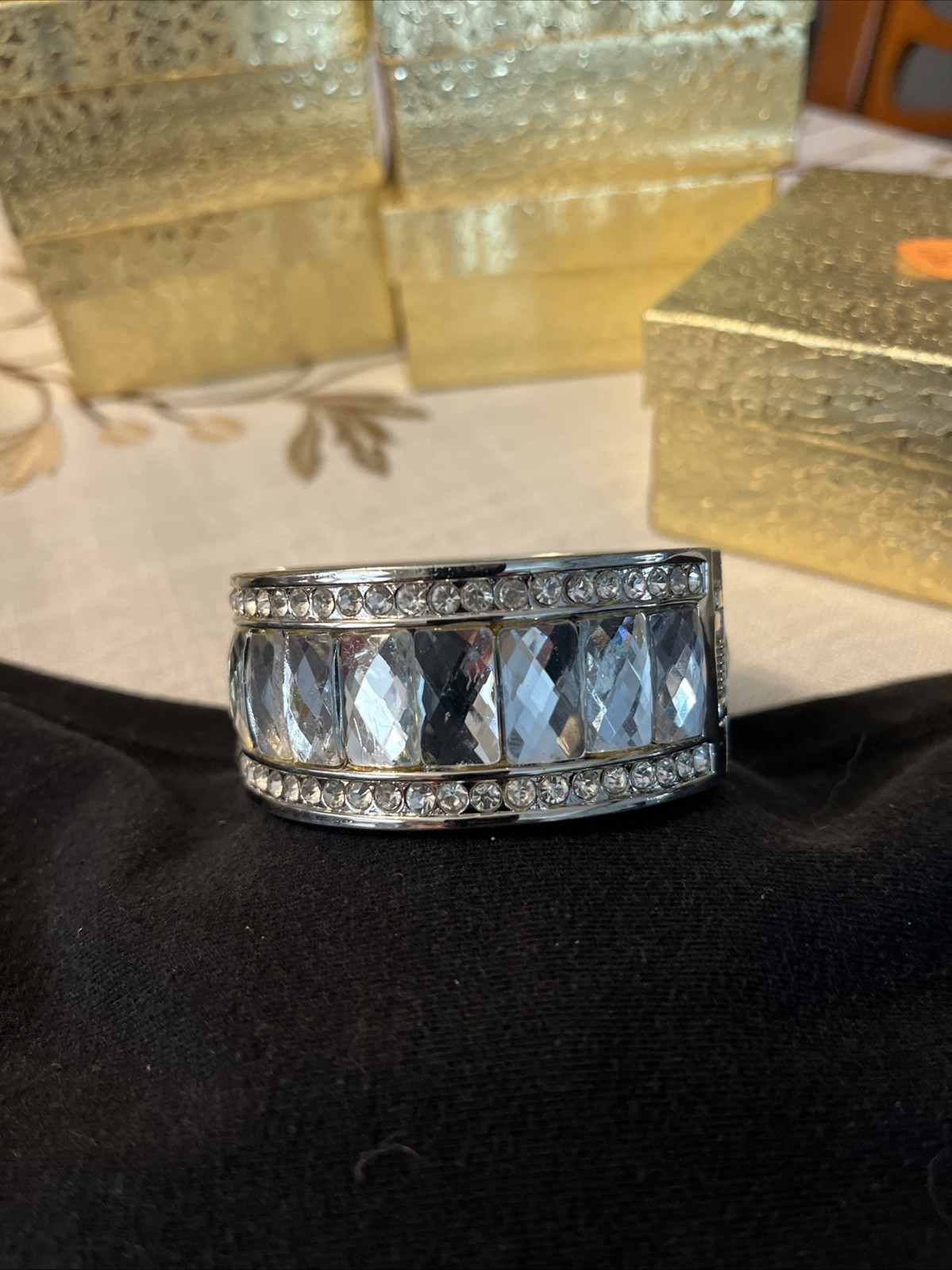 Wide Silver Tone Rhinestone Hinged Bracelet Womens Statement Bangle Jewelry EUC