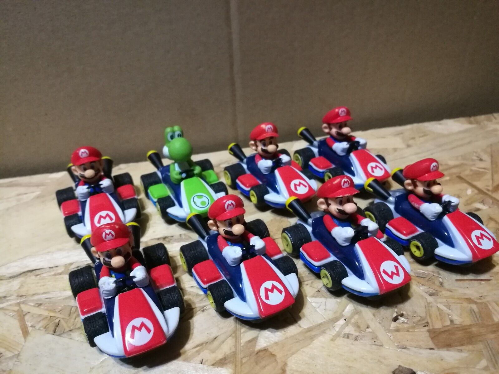 Carrera 1. First Nintendo Mario Kart 1x Lugi And 7x Mario 1/50 Analogue Slot Car