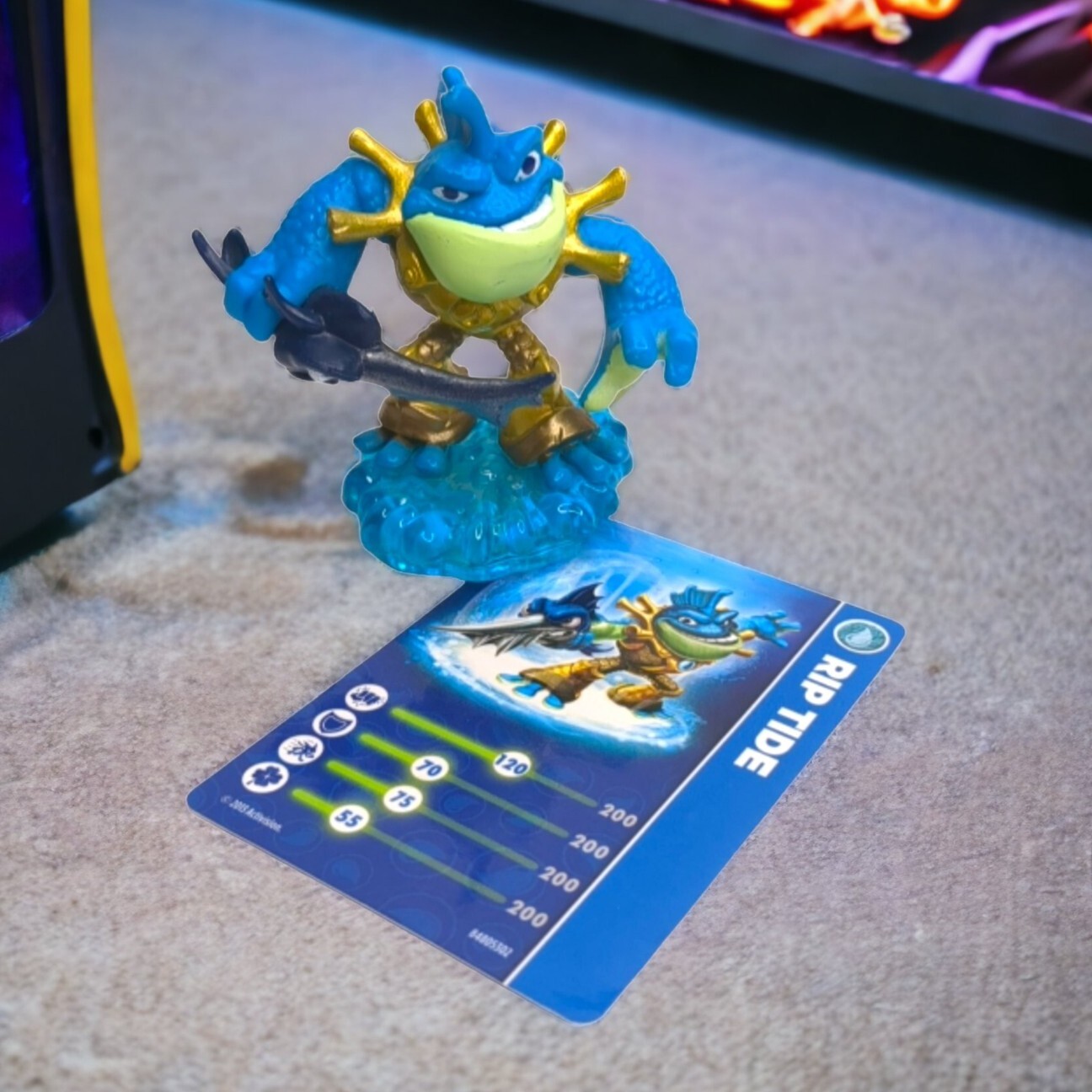 2013 Skylanders Swap Force - Rip Tide - Character Figure with Card