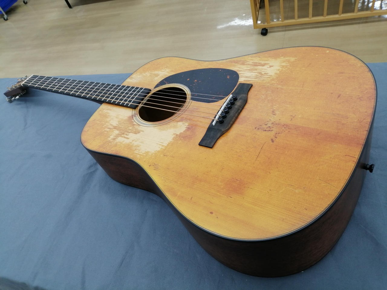 Martin D-18 Street Legend Acoustic Guitar Safe delivery from Japan