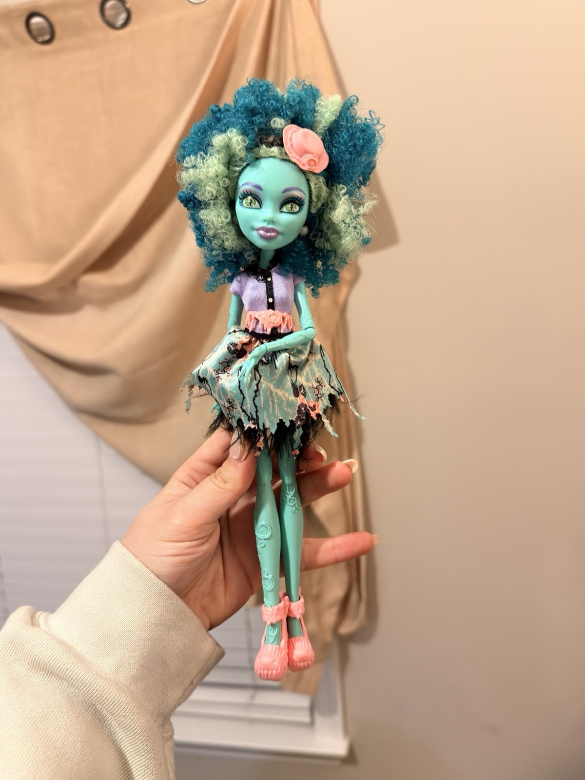 GEN 1 - HONEY SWAMP MONSTER HIGH DOLL