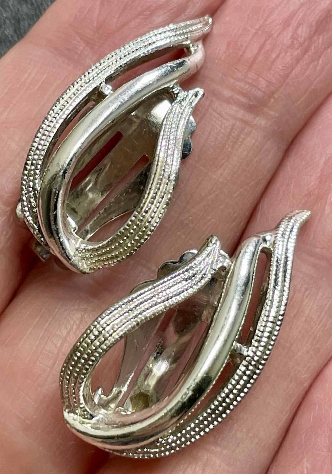 Vintage Signed SARAH COVENTRY 1.3” Silver Tone Modernist Clip Earrings