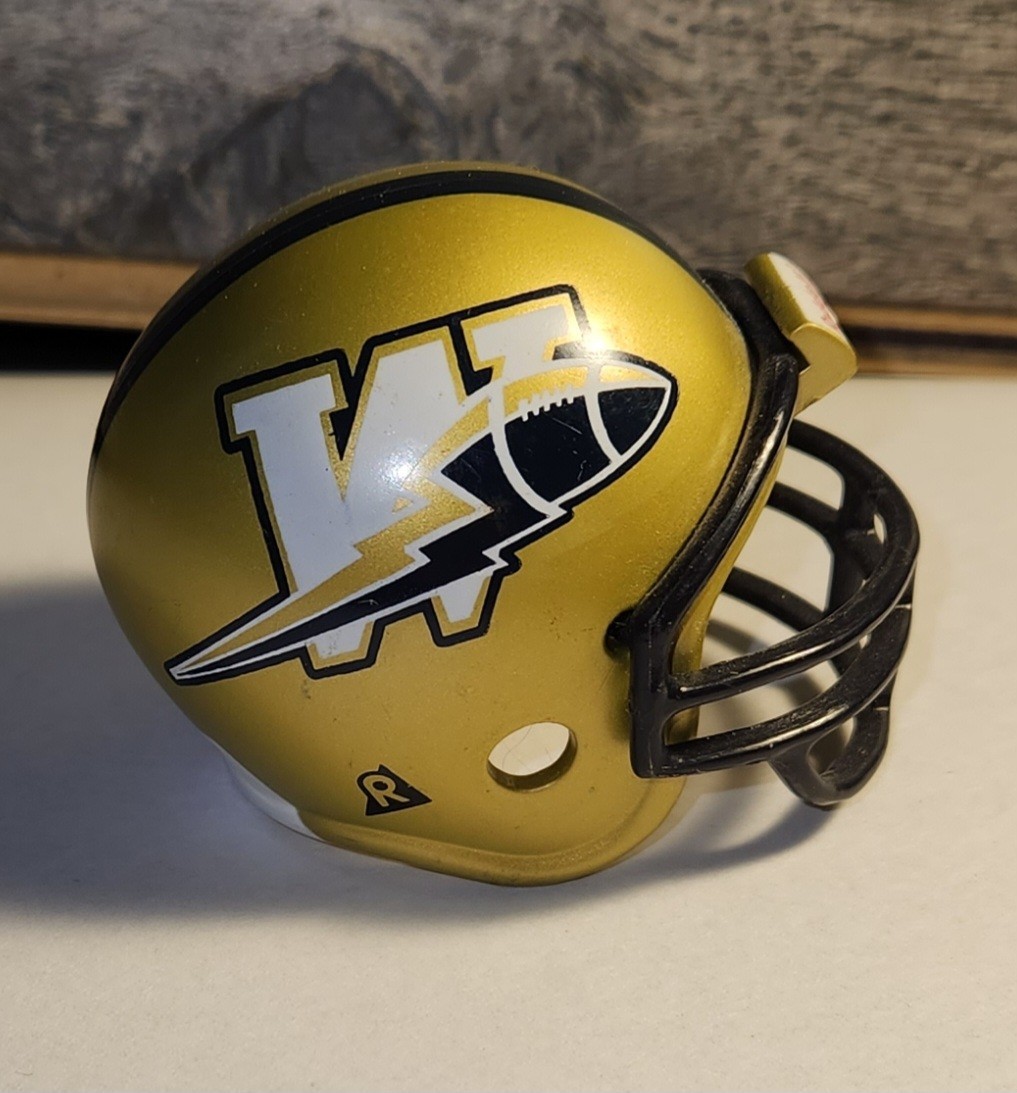 Winnipeg Blue Bombers Traditional Riddell Pocket Pro Football Helmet 