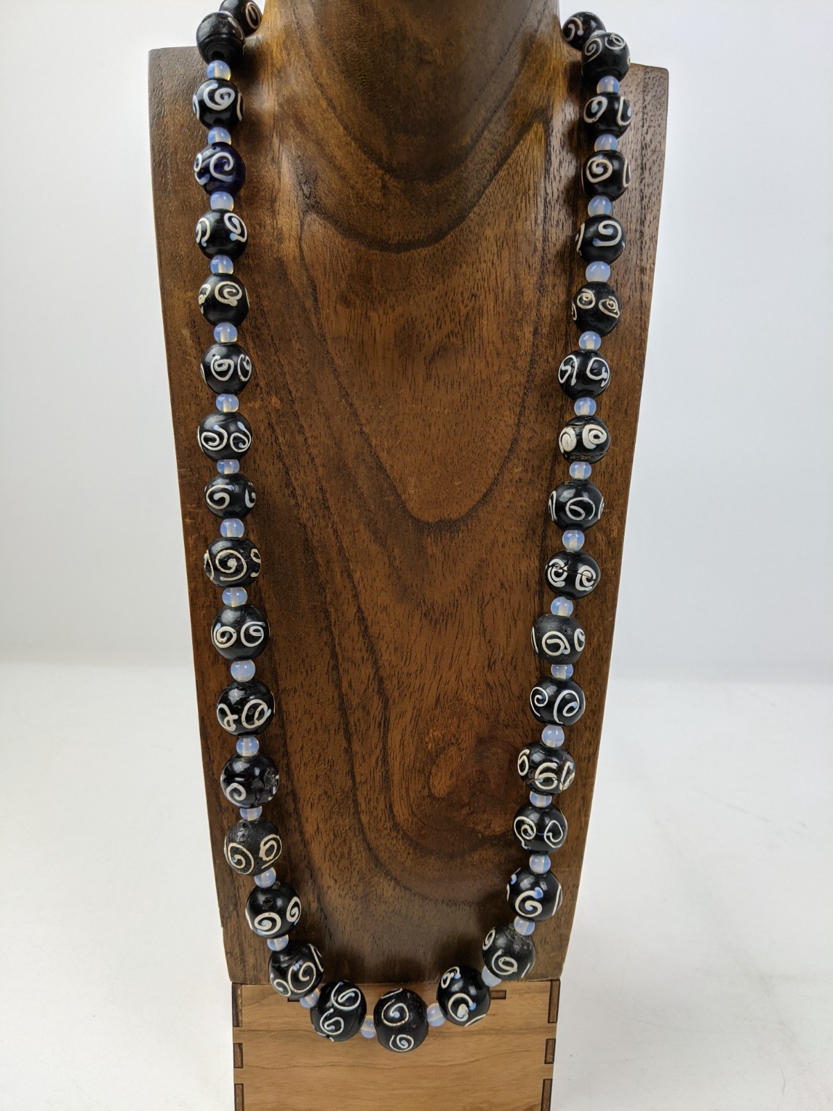 Black & White Swirl Venetian Zen African Trade Beads 27" 37 Beads