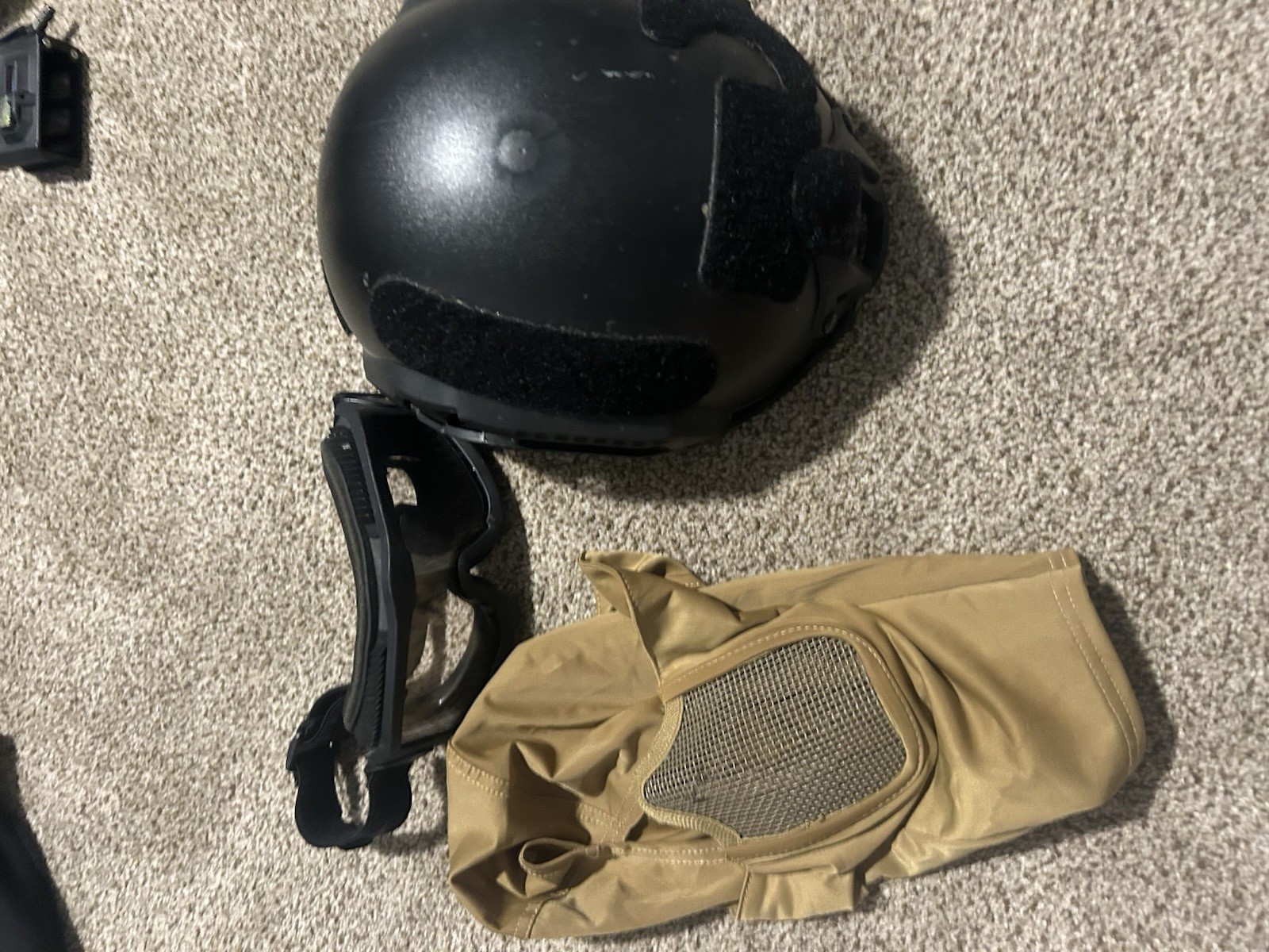 Airsoft Head Gear, Helmet, Face Mack with Ear Protectors, Goggles with 3 Lens