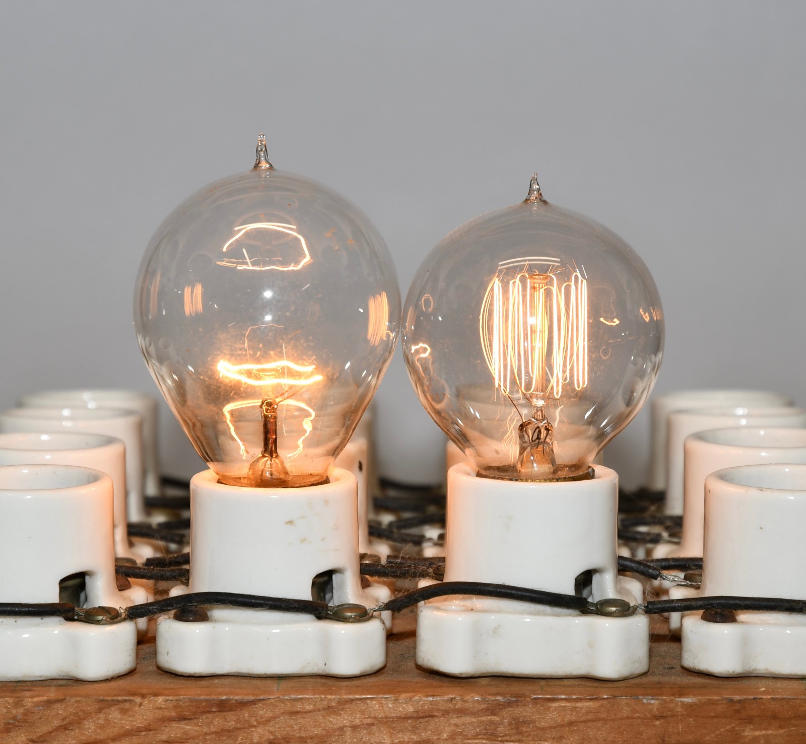 LOT OF 2 VINTAGE ROUND CLEAR GLASS MEDIUM BASE E26 WORKING LIGHT BULBS!