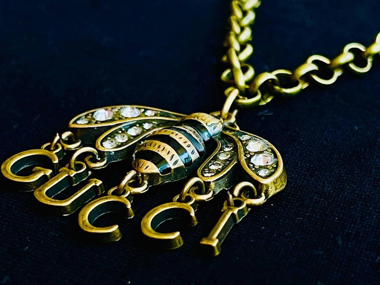 Bee Gucci necklace pendant with chain