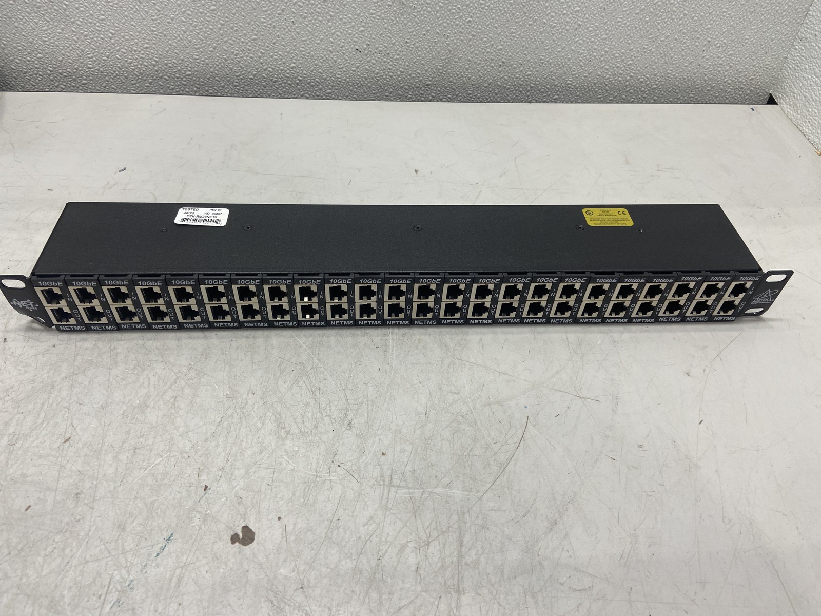 DITEK 24-Port PoE Surge Protector Rackmount Black DTK-RM24NETS