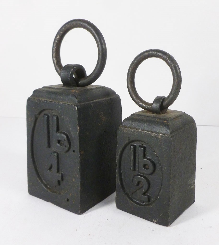 RING WEIGHTS 2 cast iron SCALE TYPE c 1930 England 4 n 2 lb Essex LONDON mks
