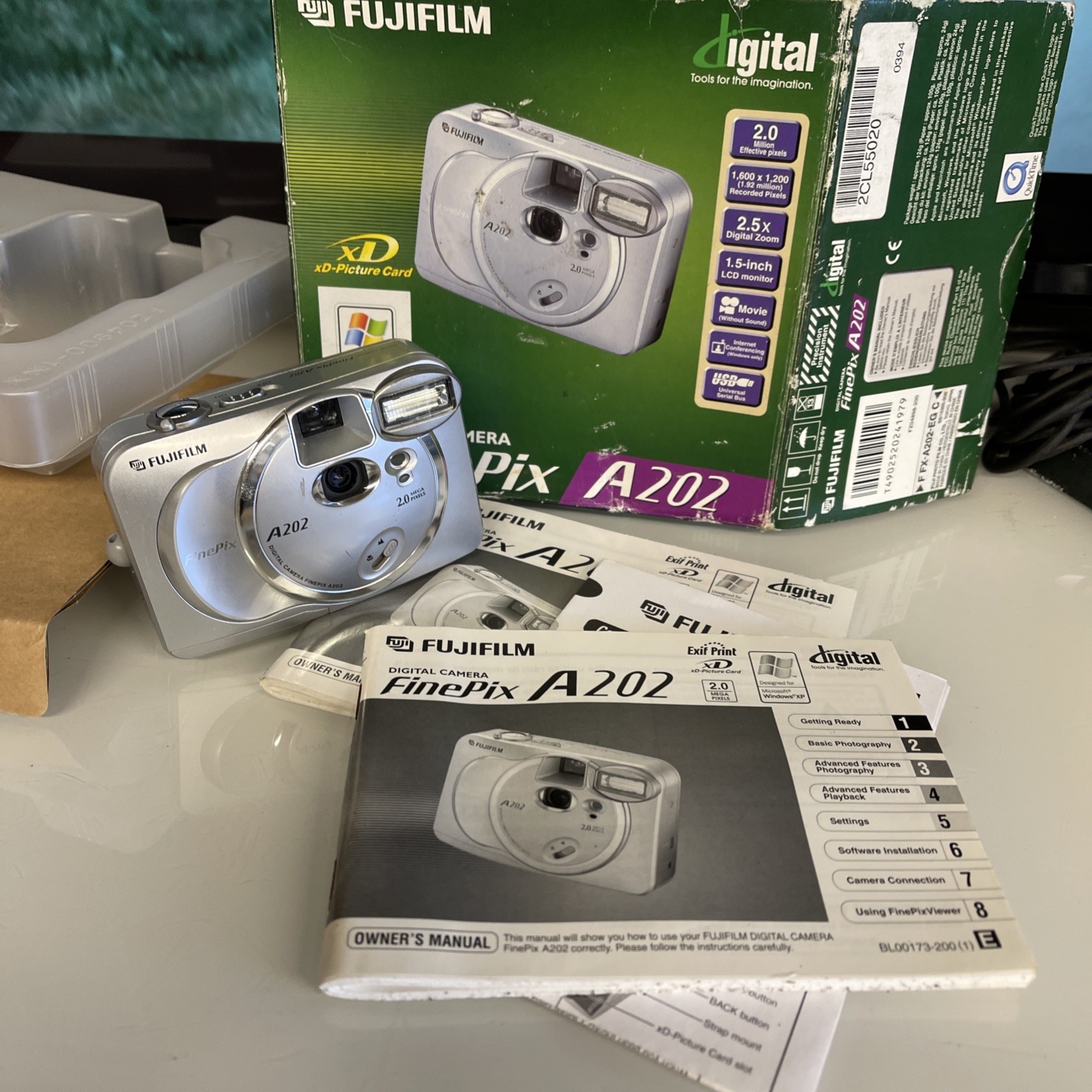 Fujifilm FinePix A202 2.0MP Compact Digital Camera Silver Tested needs card