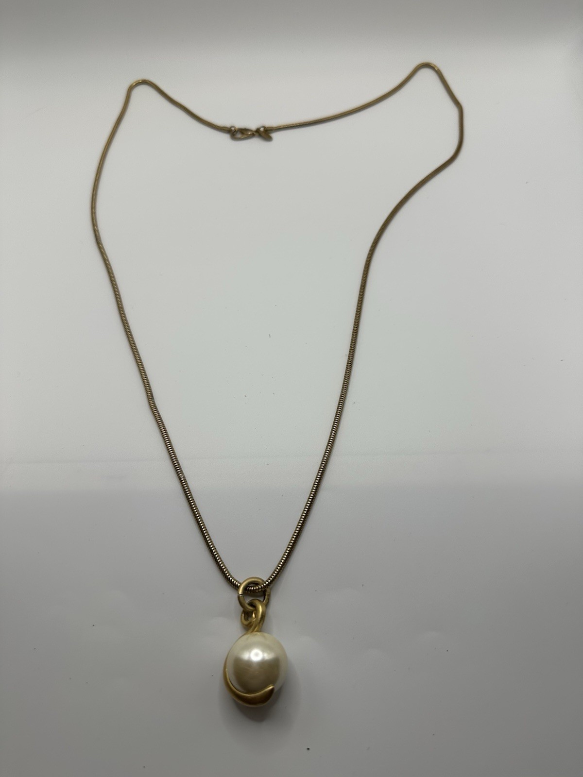 Express Gold Tone Chain Necklace With Large Faux Pearl Pendant 32”