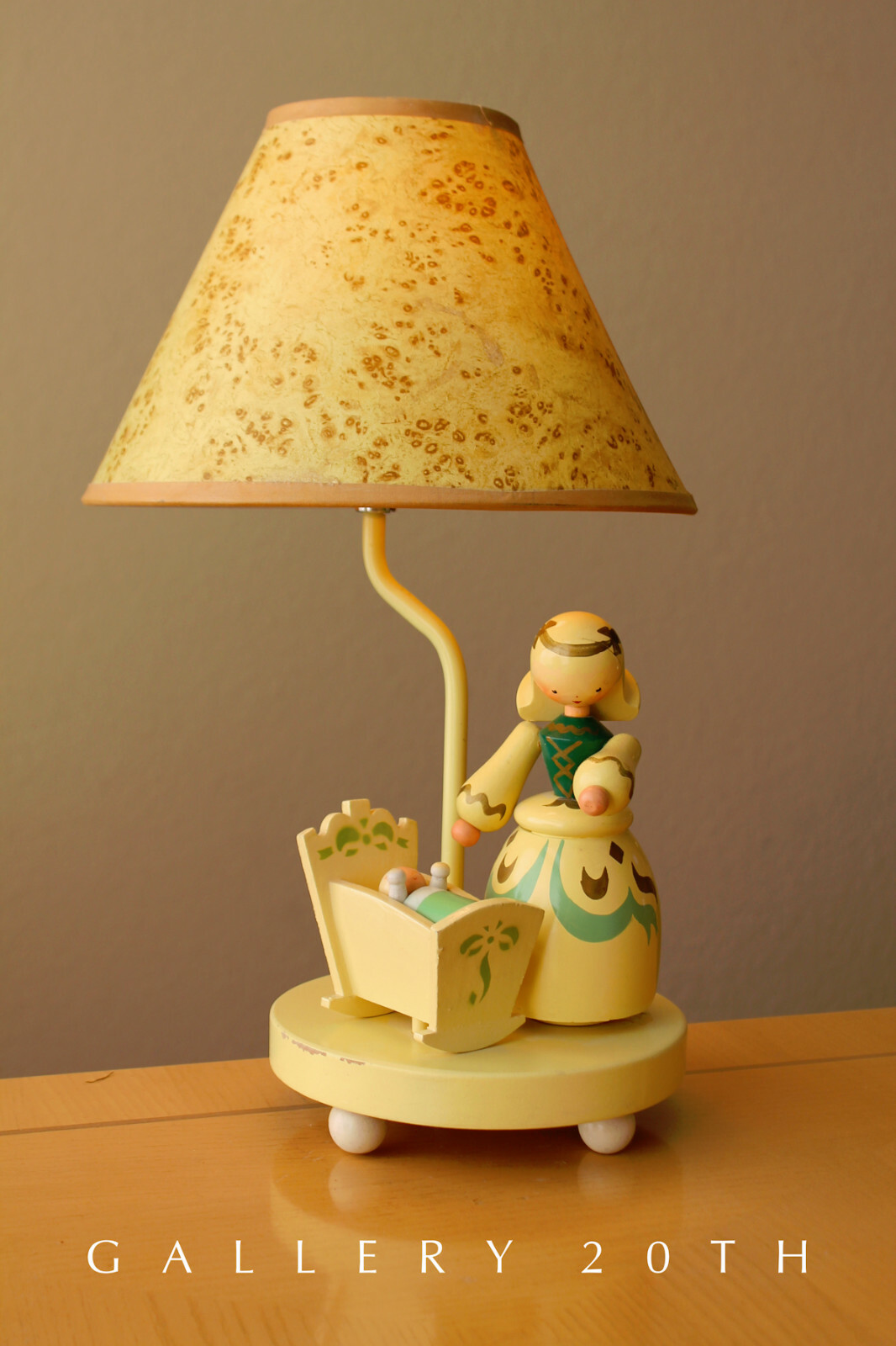 CHARMING! MID CENTURY YELLOW NURSERY LAMP! SCANDINAVIAN MOTHER & CHILD 60'S VTG