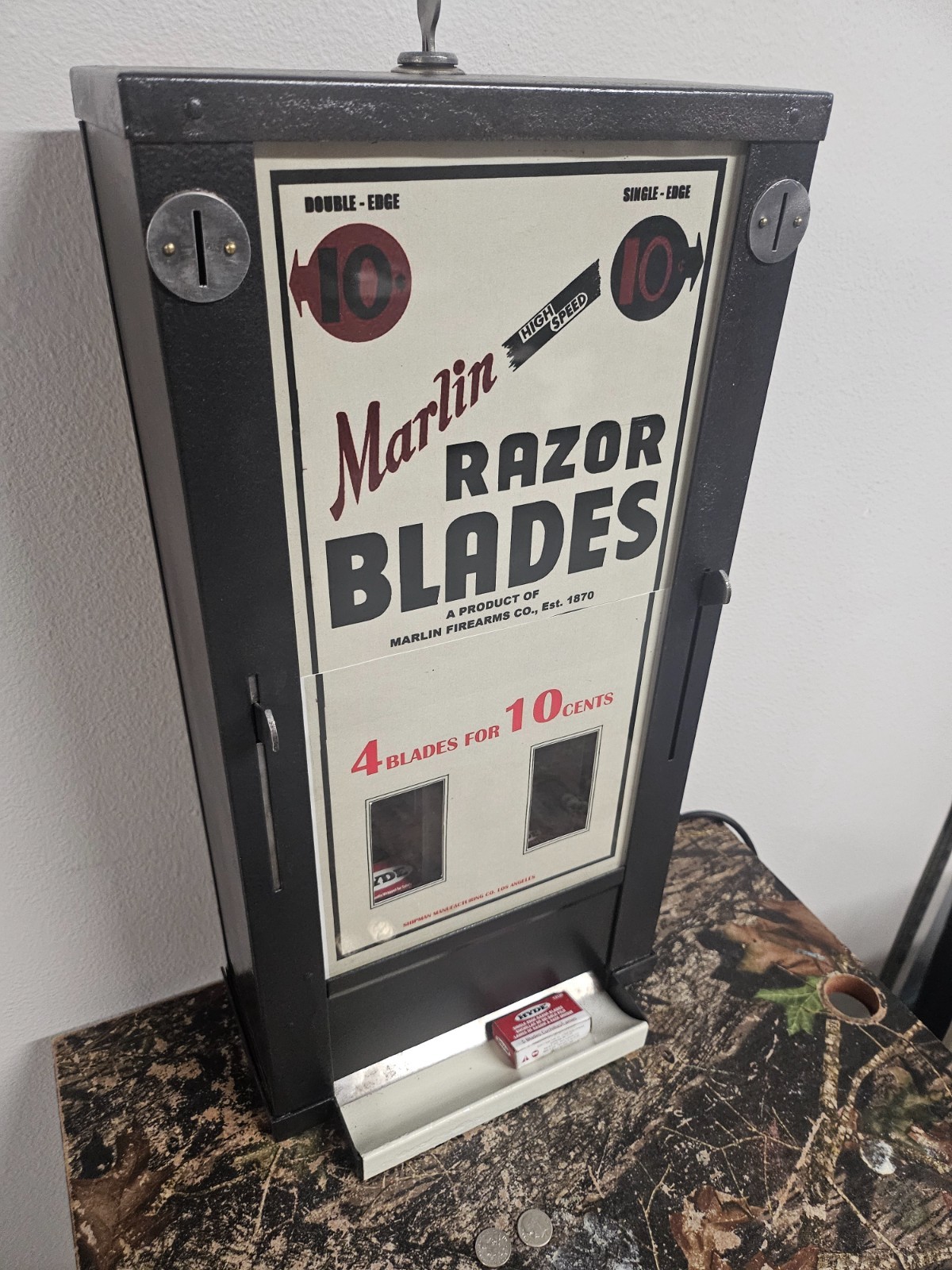VINTAGE Marlin Razor Blade Vending Machine