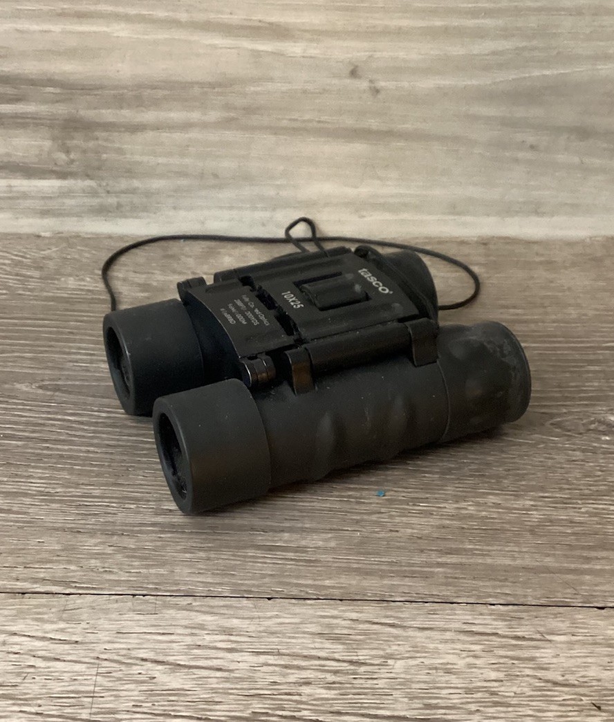 Tasco 10x 25 Field Binoculars With Case 168RBD (Z3)