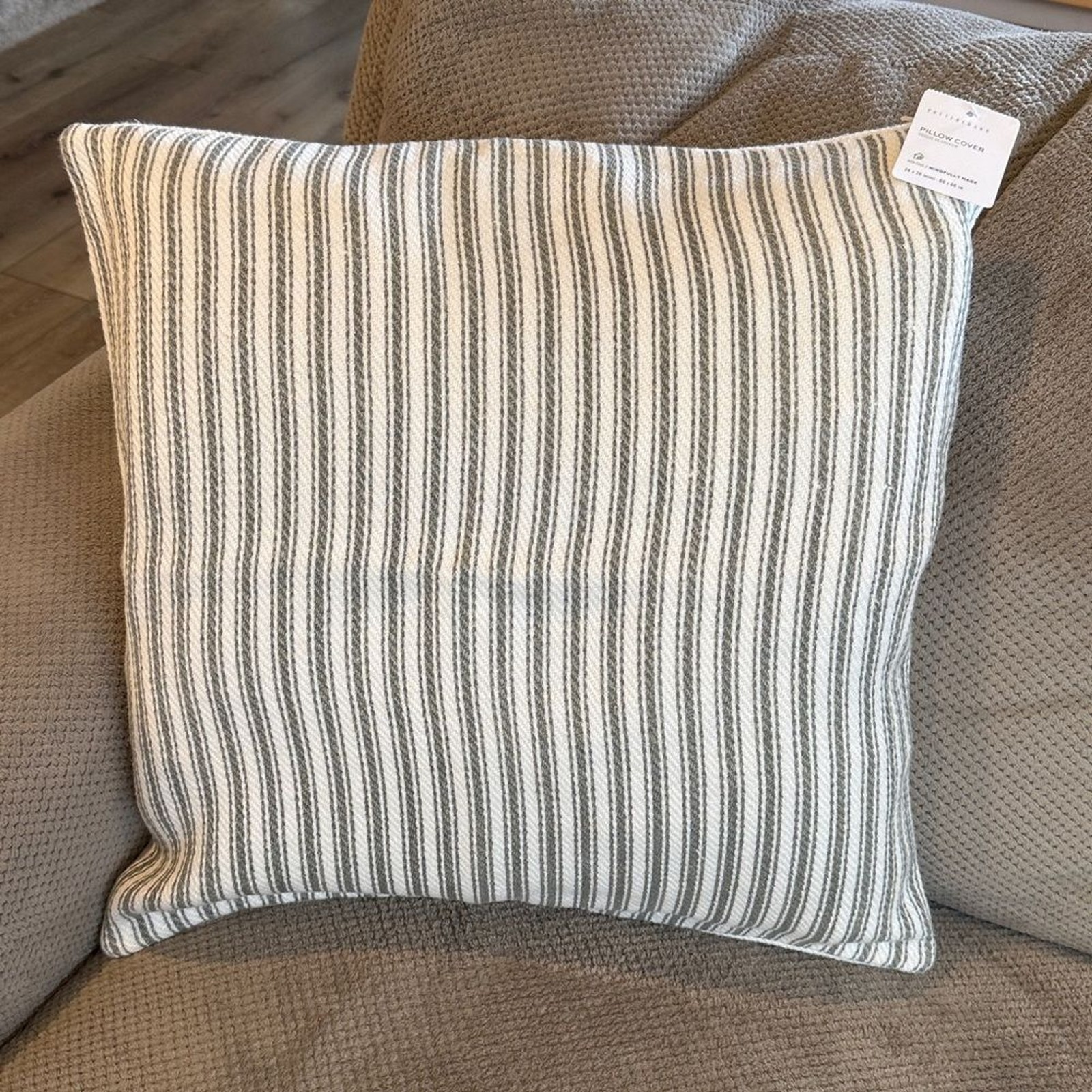 NWT, 1 Pottery Barn 100% Linen Striped Whit e& Gray Pillow Cover, 26" x 26"