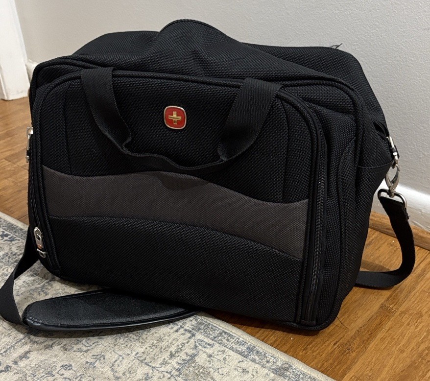 Swiss Engineering Travel Bag - Carry On - Duffel - Weekend Bag 