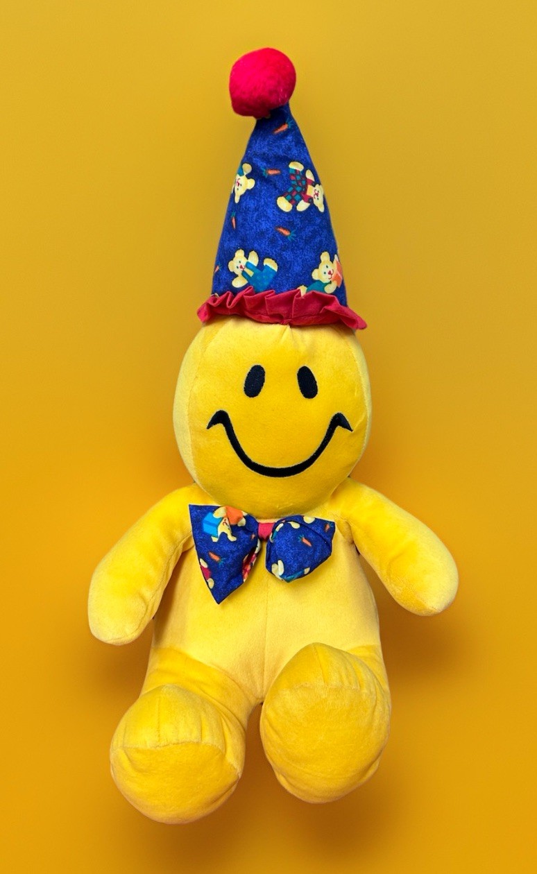 Vintage Sugar Loaf Yellow Smiley Face Plush with Teddy Bear Birthday Hat New