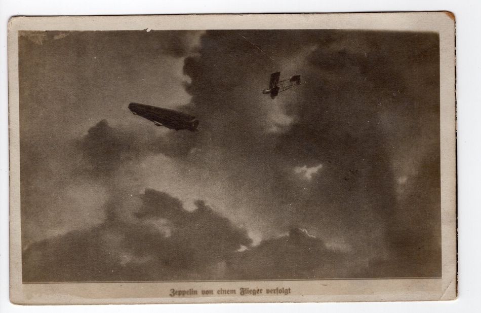 Zeppelin/ Flight Post Photo Card Zeppelin Chased By Pilot Unused