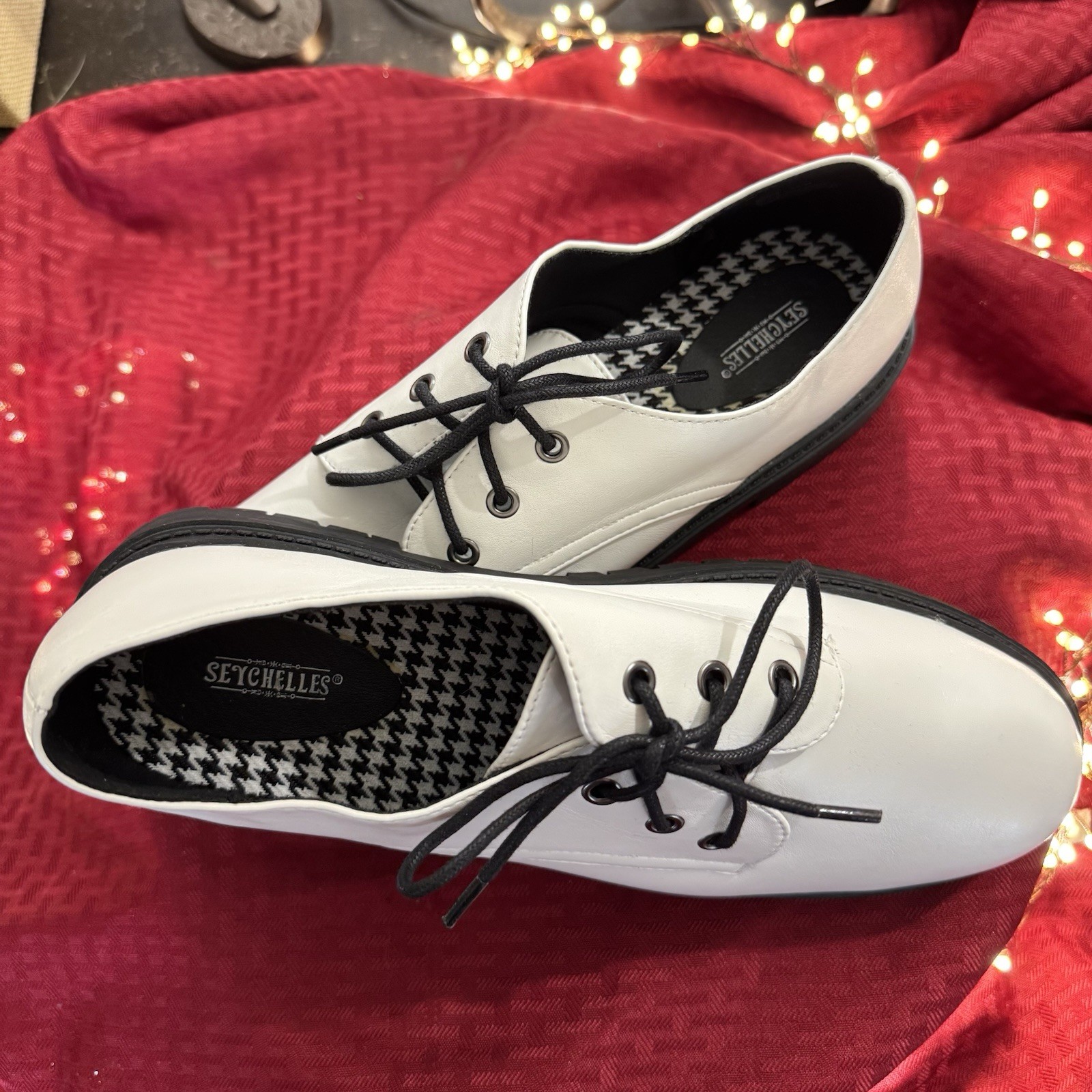 Seychelles White Oxford Semi Platform Women’s Size 11 M  Excellent Condition 