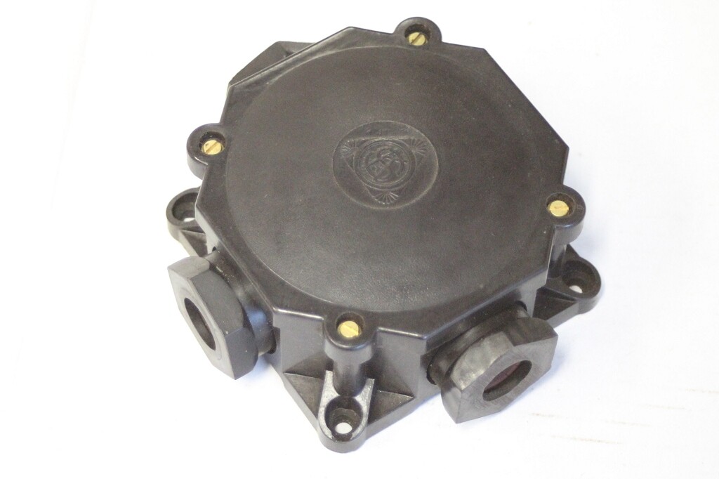 Old Bakelite Distributor socket Surface-mounted AP Type Deco Loft Design 4