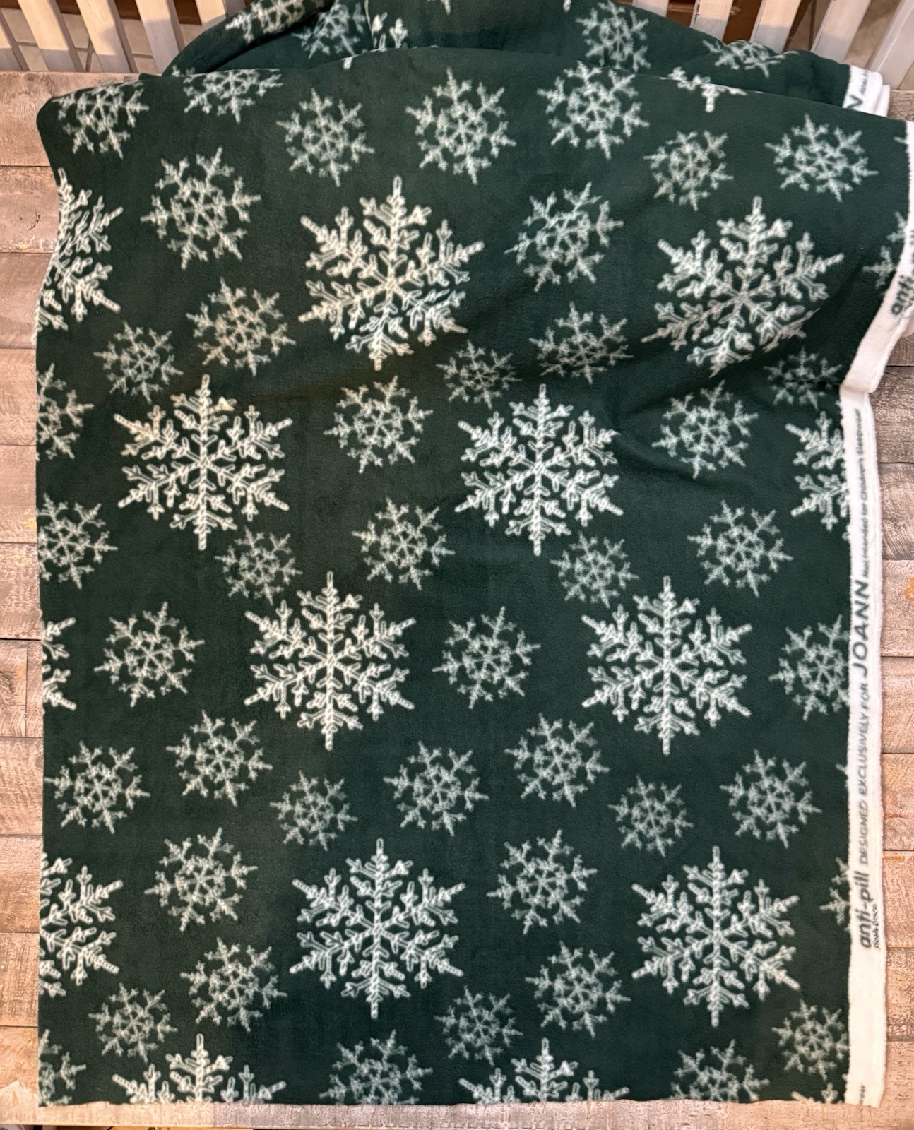 Joann Fabrics Fleece Fabric Green Snowflakes Anti Pill Plush Christmas 94” Long