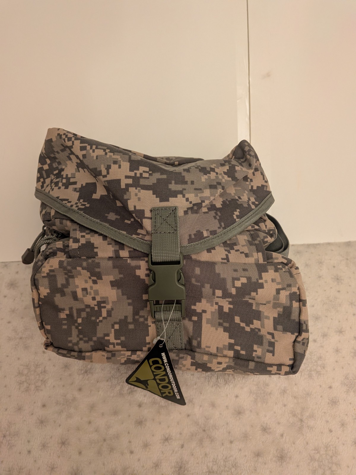 Condor ACU camo Fold-Out Medical Bag New With Tag Molle/Pals