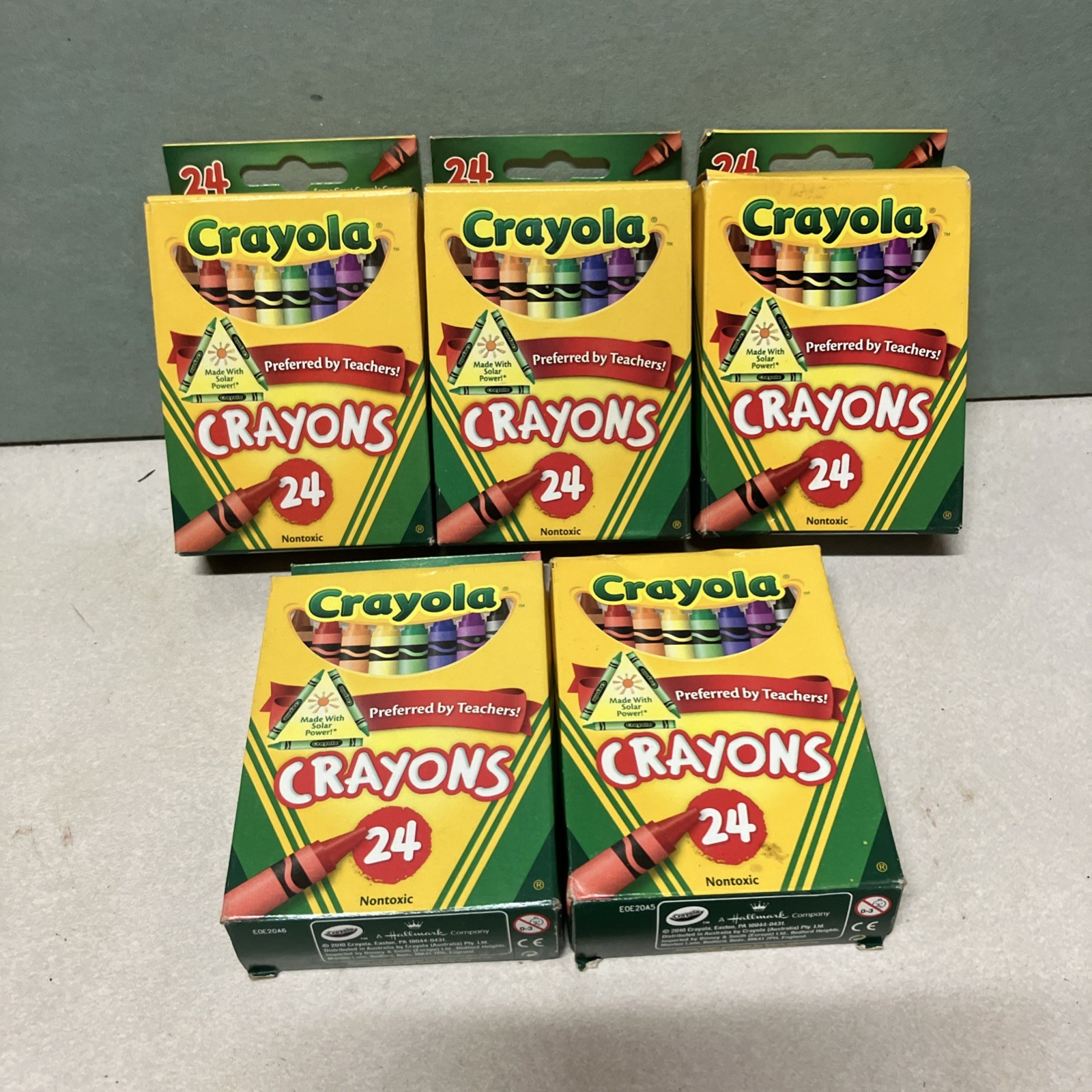 Crayola 24 Count Assorted Color Crayons Lot Of 5 B30