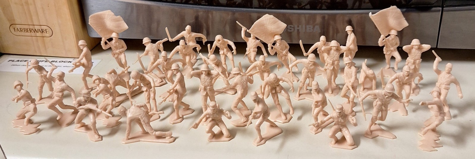 54mm 39pc Marx Japanese Cream - VGC.  Nothing Broken!