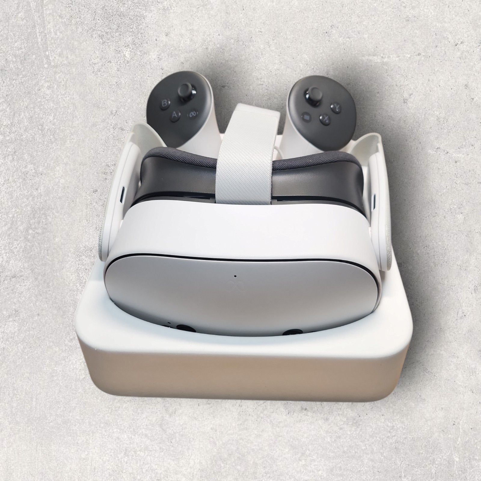 Meta Quest 3S 128GB VR Headset With Controllers Included USED 