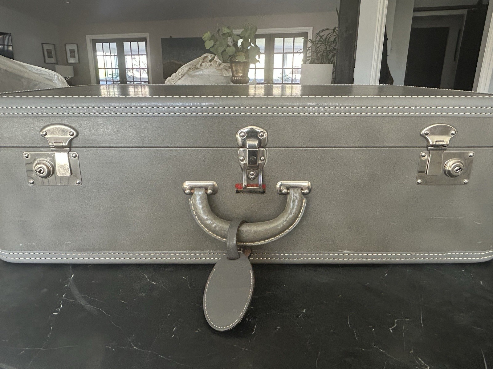 Never used vintage Friedberg-Grunauer Co. suitcases